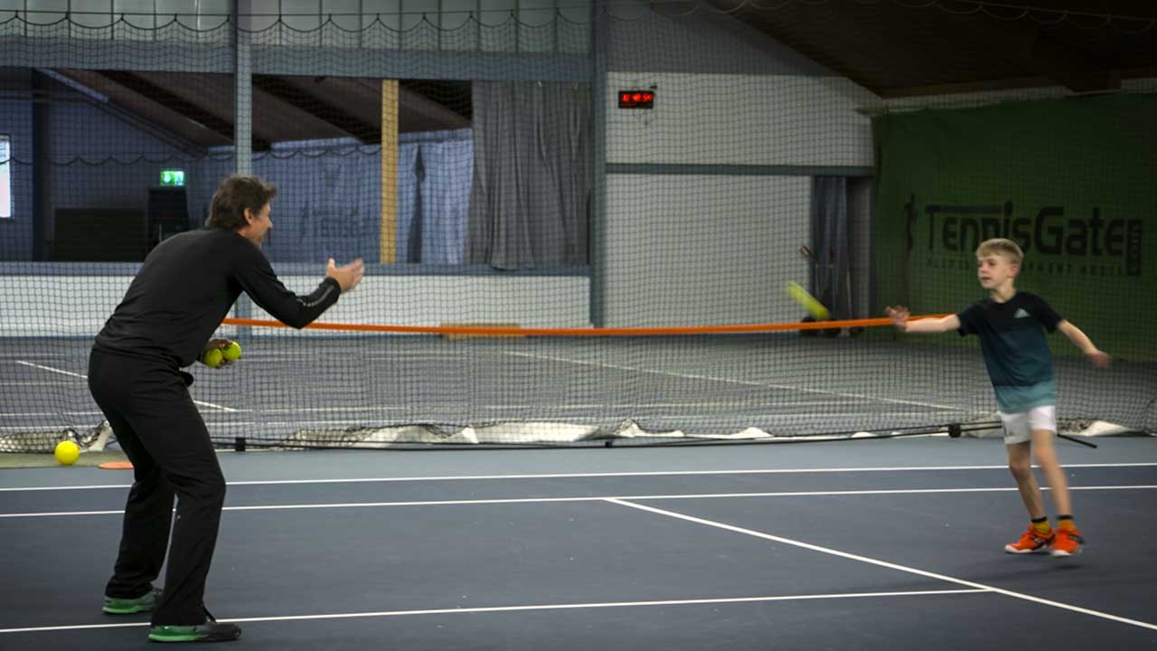 Schnell auf der Höhe des Ballaufsprungs sein